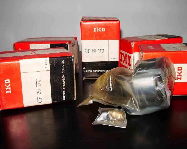 IKO CF10-1VBRM 螺栓型滾輪滾針軸承